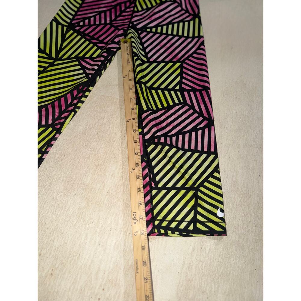 Nike pro women’s black & neon design athletic capris - Picture 6 of 16